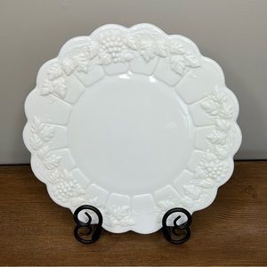 WESTMORELAND Vintage Paneled Grape Milk Glass Dinner Plate - 10-3/8"